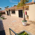 Santa Ferias * بلايا ديل إنغلز